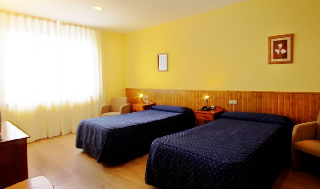 Hotel Isabel De Segura 3*